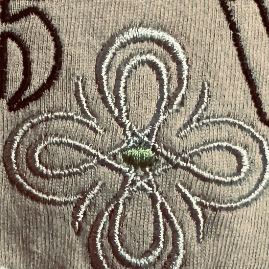 HIGH VIBRATION – Embroidered logo Minimal T-Shirt